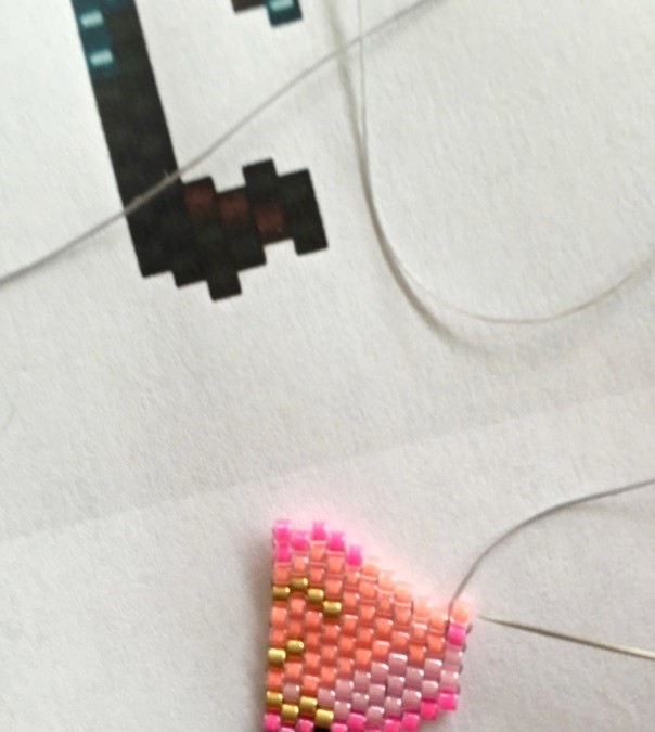 Tissage de perles motif flamant rose en Miyuki Delica : Etape 6