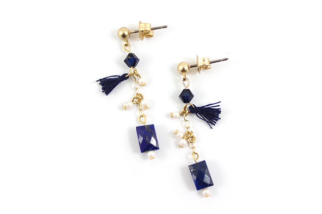 Boucles d'oreilles pendantes Lapis Lazuli et perles PureCrystal : Etape 4