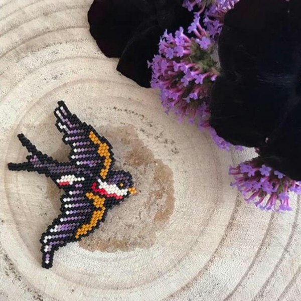 Schéma DIY tissage brick stitch motif hirondelle en perles Miyuki Delicas