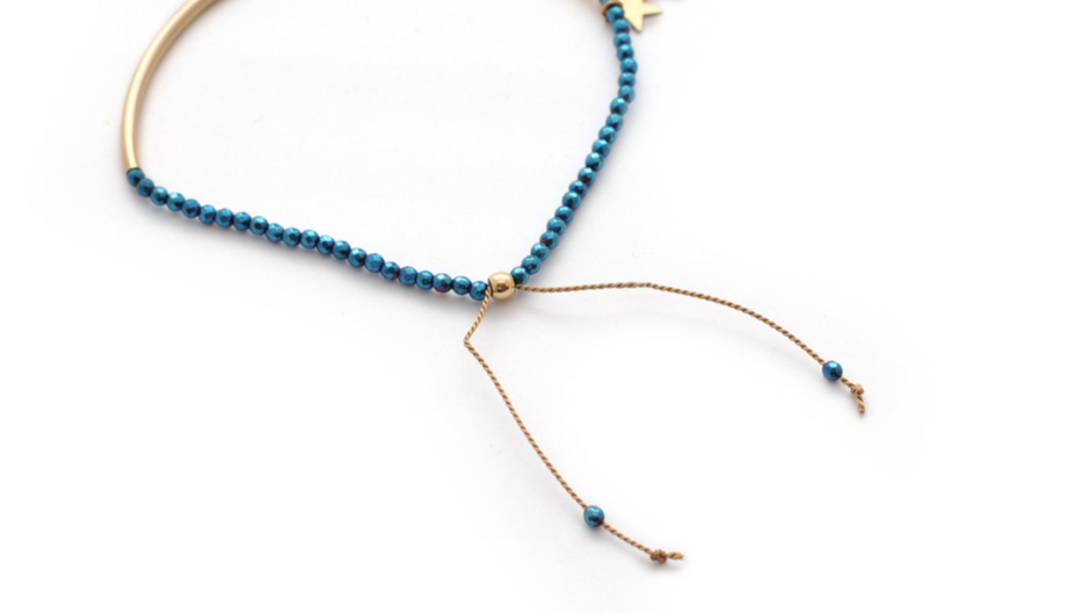 Bracelet demi jonc gold filled (or laminé) et perles bleues imitation hématite : Etape 3