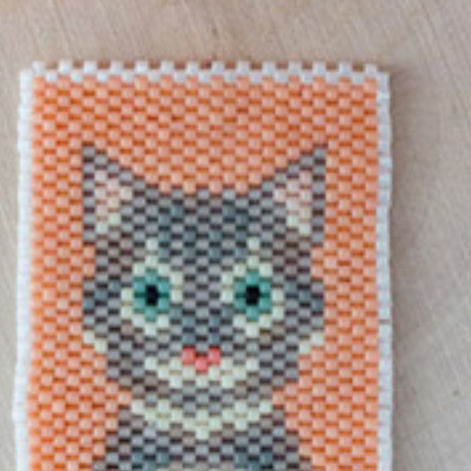 Tissage peyote motif chat tigré polaroid